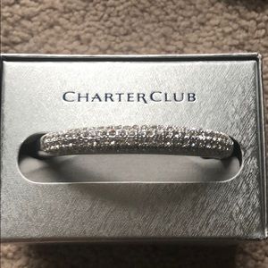 Bangle bracelet
